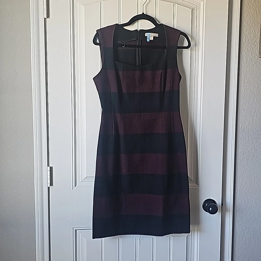 Banana Republic Black and Burgundy Midi Dress - Picture 2 of 3